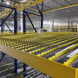 Sistema de Racks industriales tipo Pallet Flow